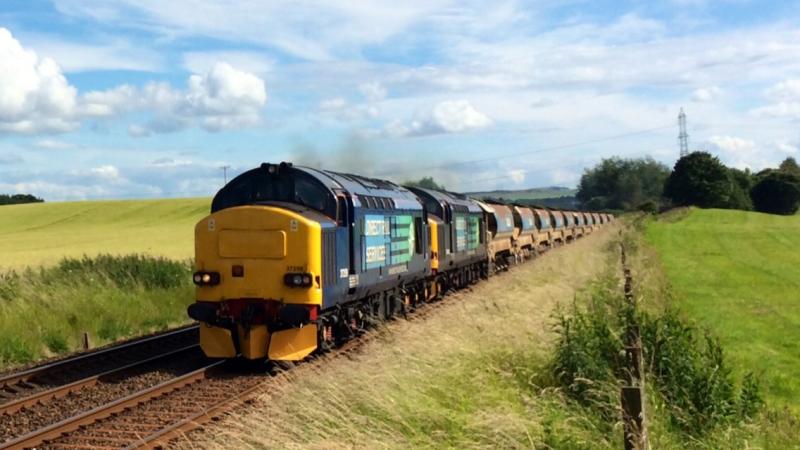 Photo of 37259 + 37602 Ballast Luncarty July 2014