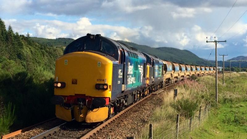 Photo of 37218 + 37602 and 66433 on rear Bonus Ballast Bonanza August 2014