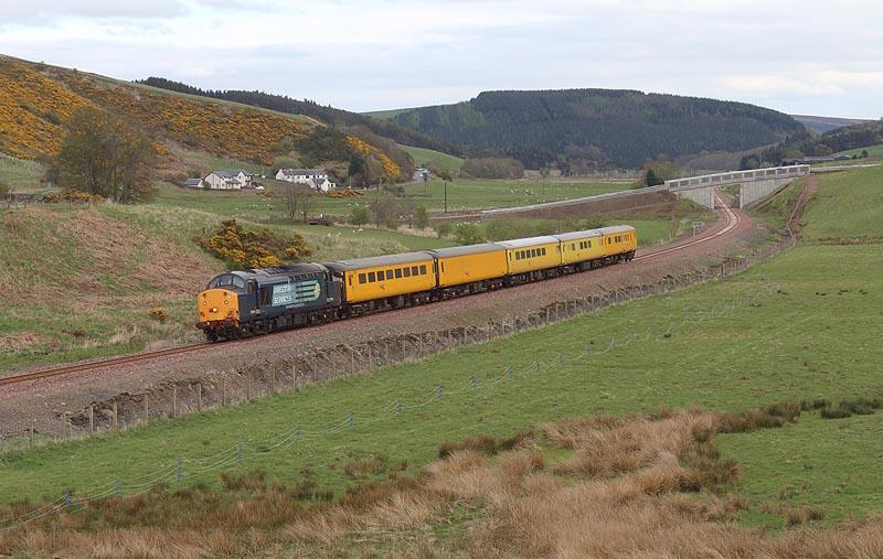 Photo of 37604 at Heriot