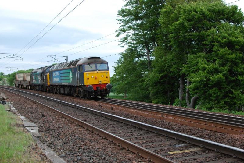 Photo of Nuclear flask train approaching Lamington Bridge