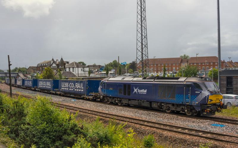 Photo of 68006 passes Larbert with 4A13 for Aberdeen. 23.7.15