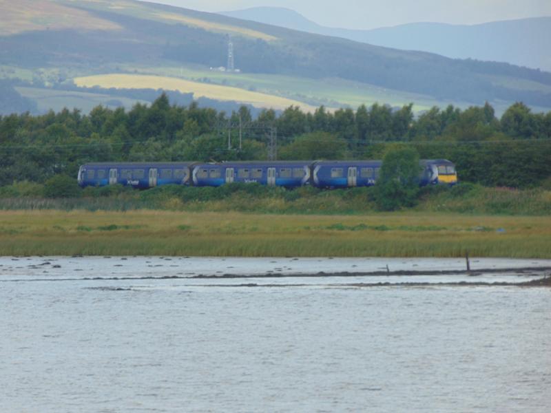 Photo of Class 320 approaching Dumbarton East