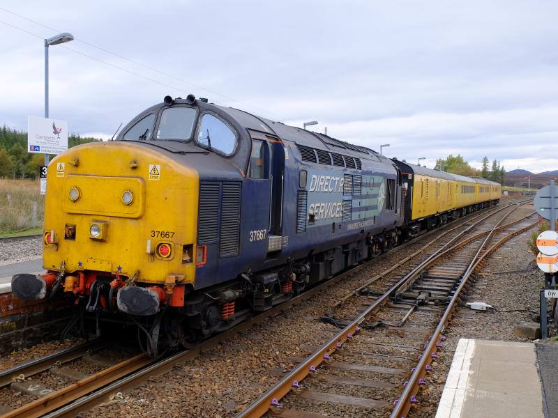 Photo of 37667 at Dalwhinnie