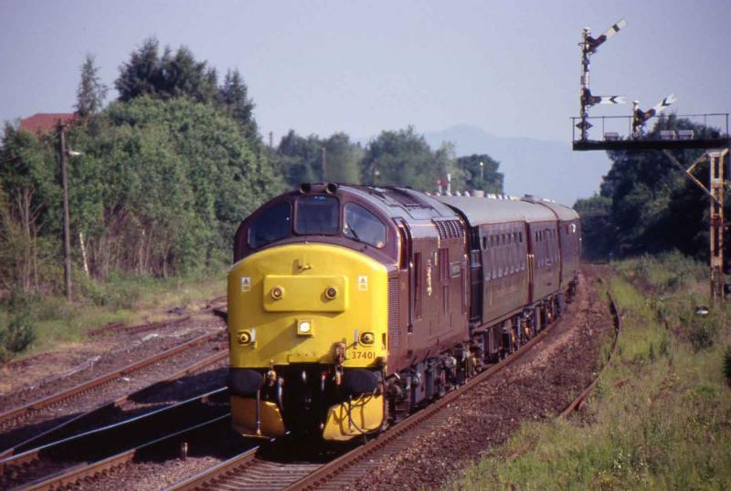 Photo of 37401 at Larbert on 17 June 2003. Stirling-Edinburgh Royal Scotsman.jpg