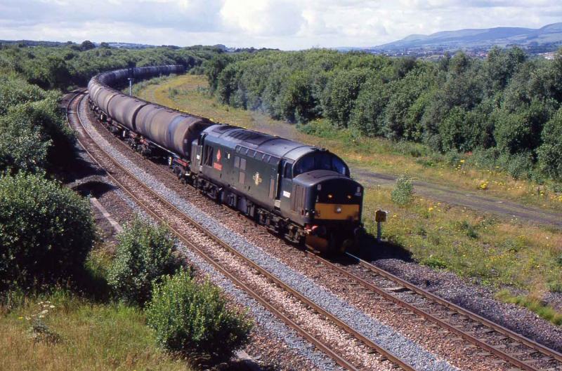 Photo of 37403 at Greenhill Lower, Dalston-Grangemouth tanks.jpg