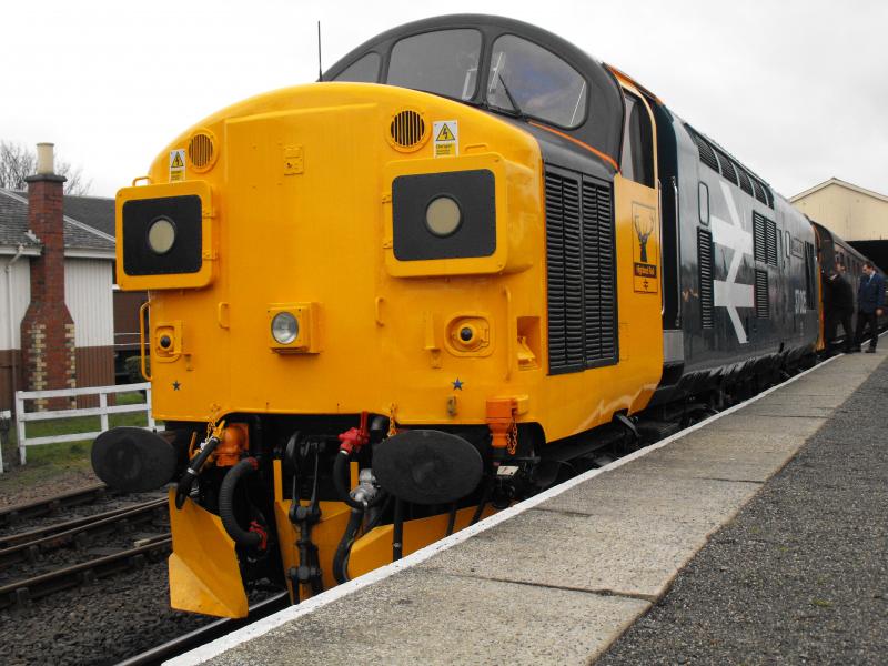 Photo of 37025 on 1030 Bo'ness to Manuel