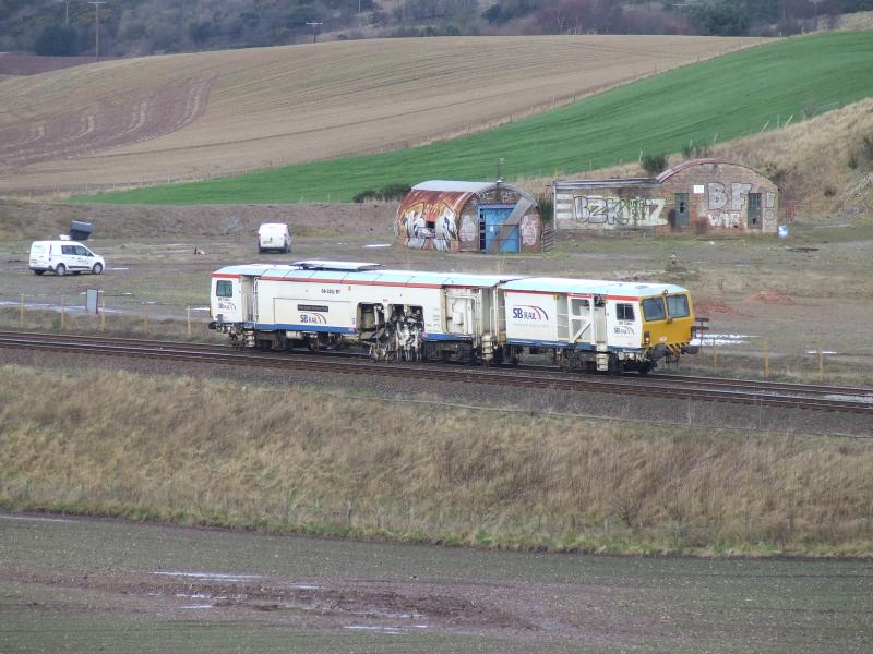 Photo of SB Rail Tamper St Fort 14 Febraury 2016