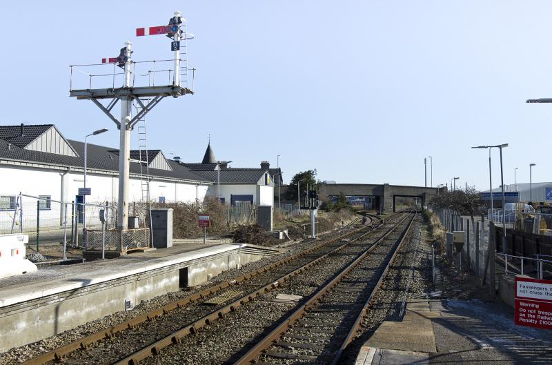 Photo of EL15 AND REPLACEMENT SIGNAL ELGIN 28.2.16.jpg