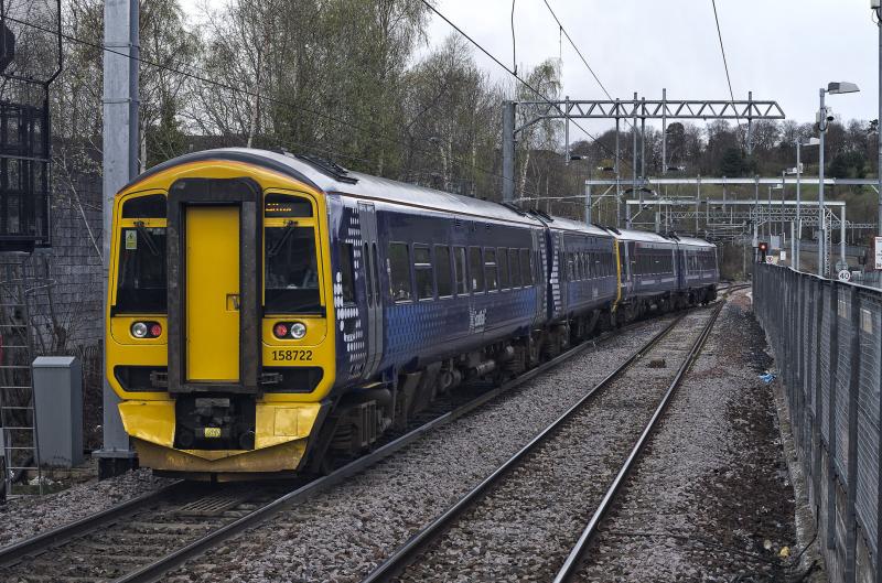 Photo of 158740-722 BOUND FOR ALLOA AT ANNIESLAND 16.4.16 (2).jpg