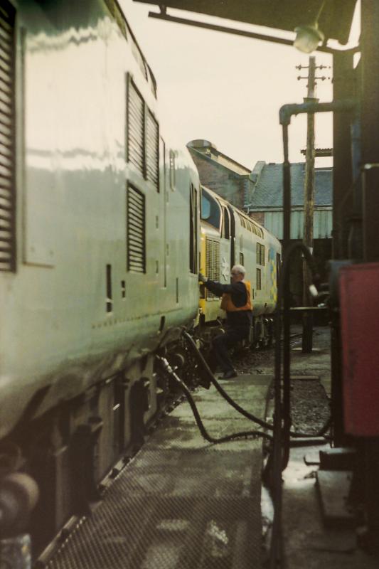 Photo of 37375 & 080 being fuelled at Grangemouth Shed