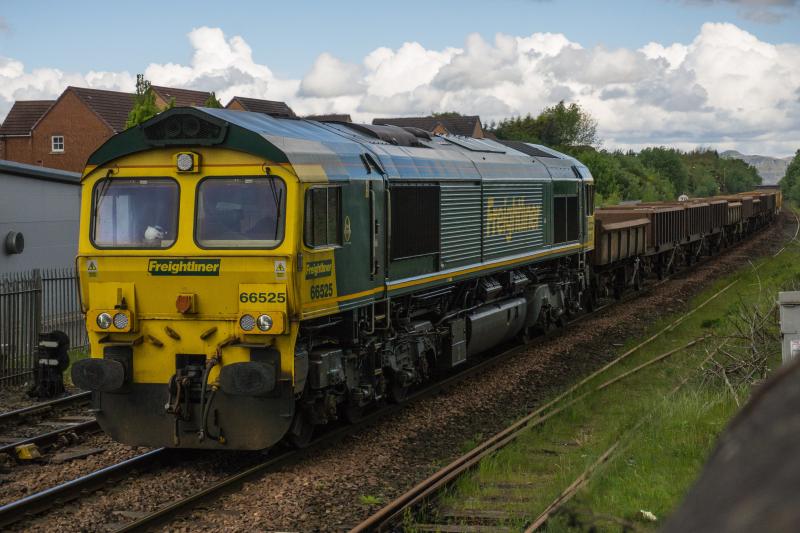 Photo of 66525 passes Larbert with 6K15 for Mossend. 22.5.16