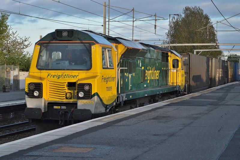 Photo of 70005 at Coatbridge Central