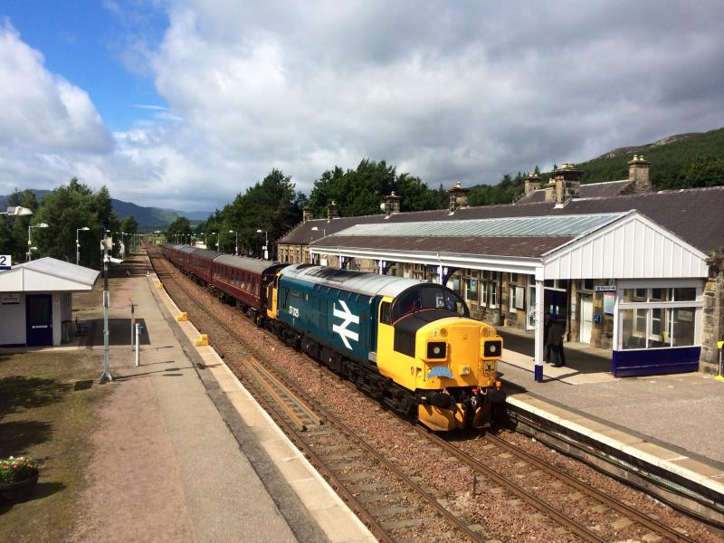 Photo of 37025 1Z37 160716 Kingussie