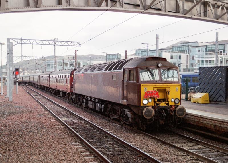 Photo of 57313 approaching Edinburgh Waverley