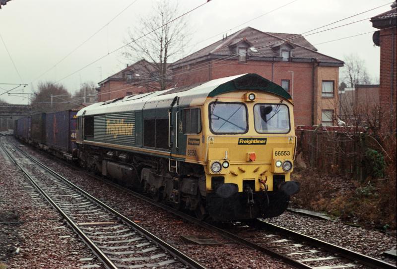 Photo of 66553 passing Whifflet