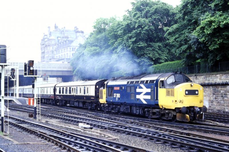 Photo of Royal Scotsman departs