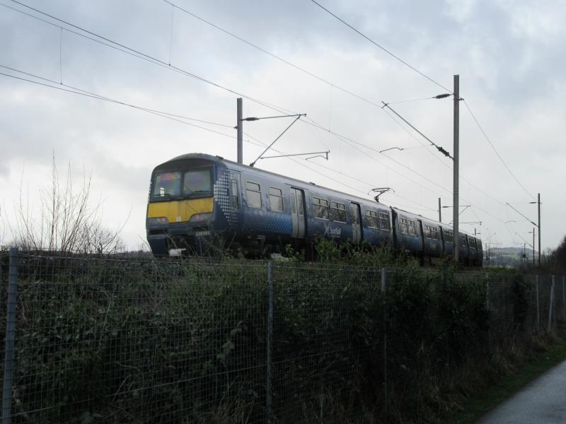 Photo of 320301 at Milton