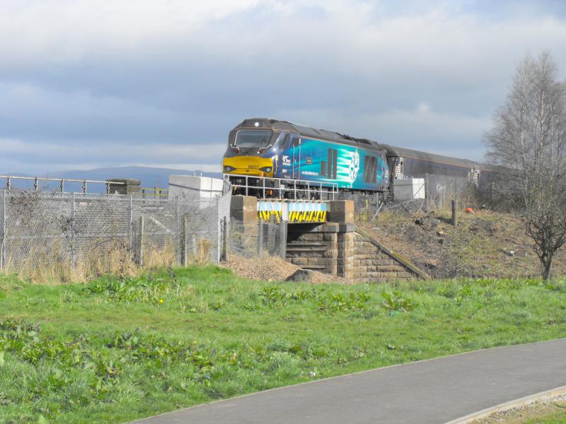 Photo of 68017 Hornet on Edinburgh to Motherwell empties