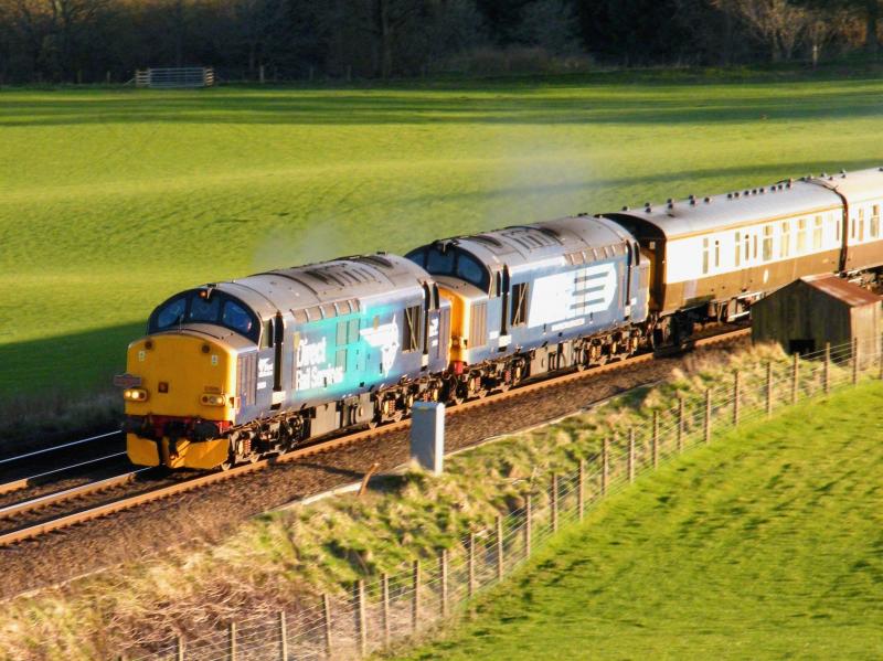 Photo of 37607 & 37259 @ Loaninghead  -  14 April 2017