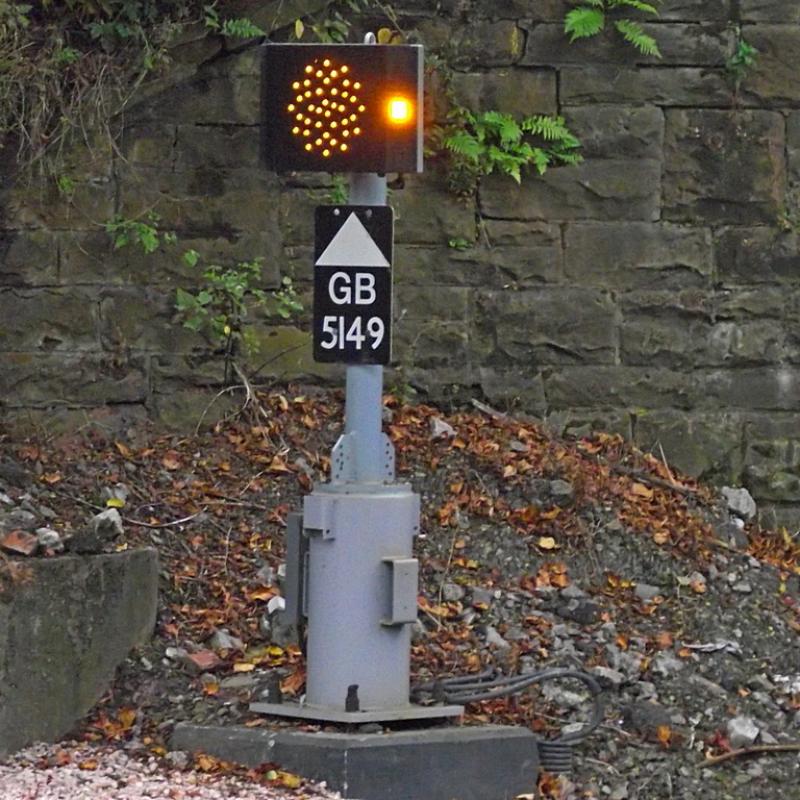 Photo of Thornliebank platform signal