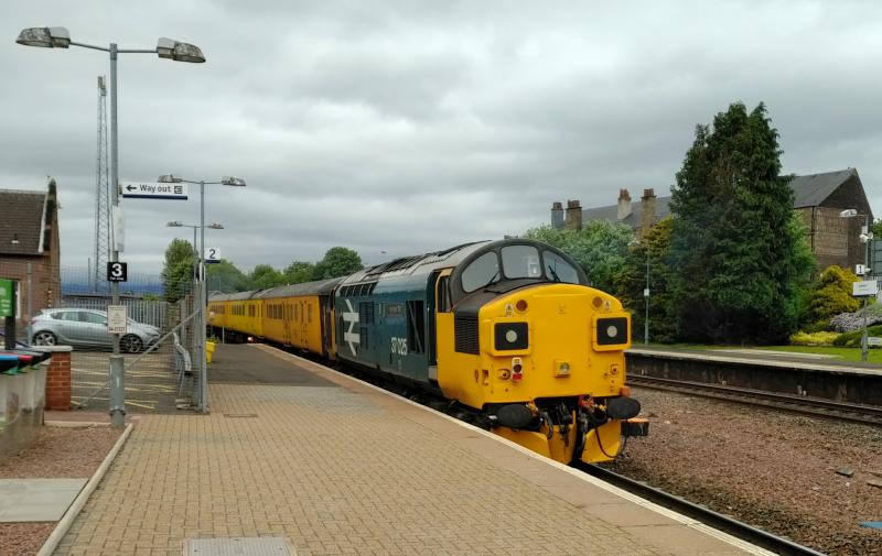 Photo of 37025 on 1Q77 at Larbert