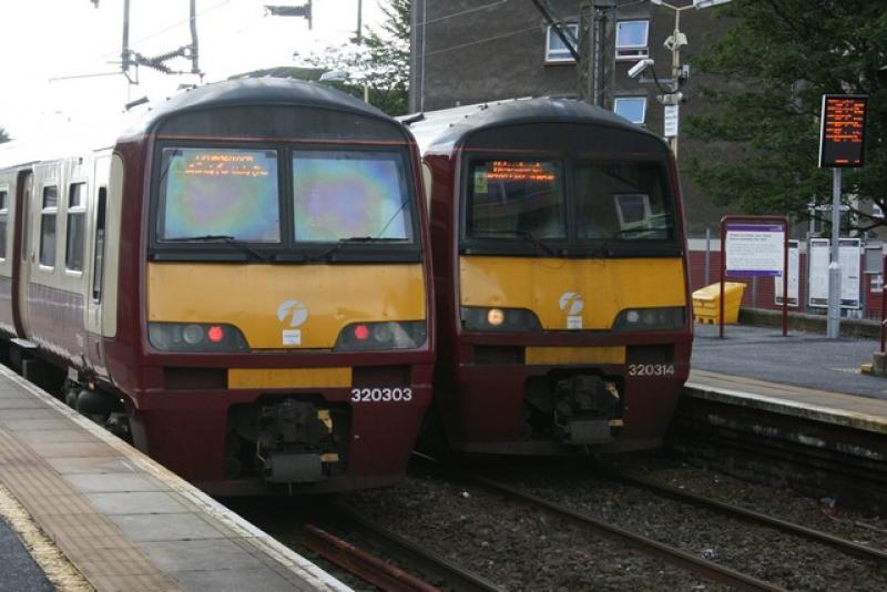 Photo of 2 x 320's at deepest darkest Dalmuir