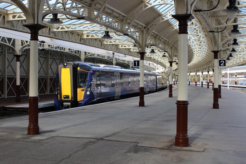 Photo of 385102 at Wemyss Bay