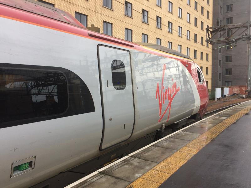 Photo of 390114 at Glasgow Central