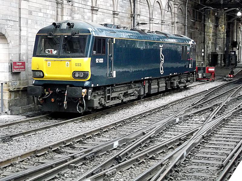 Photo of 92033 at Edinburgh