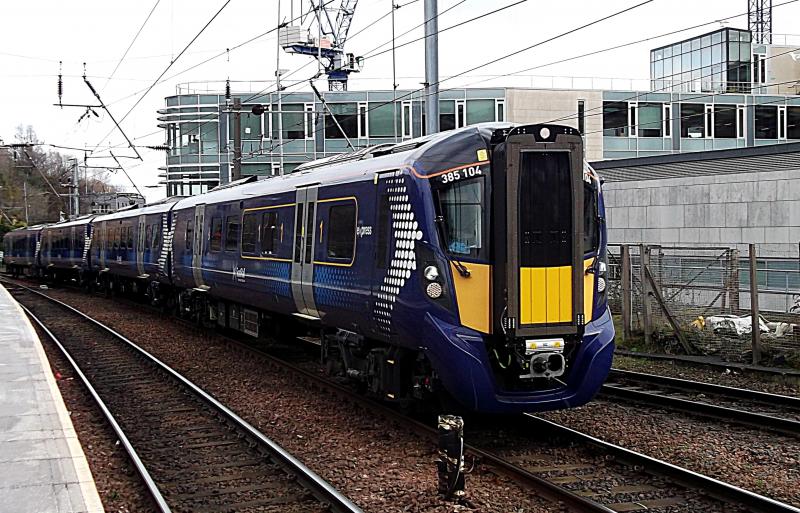 Photo of 385104 at Edinburgh