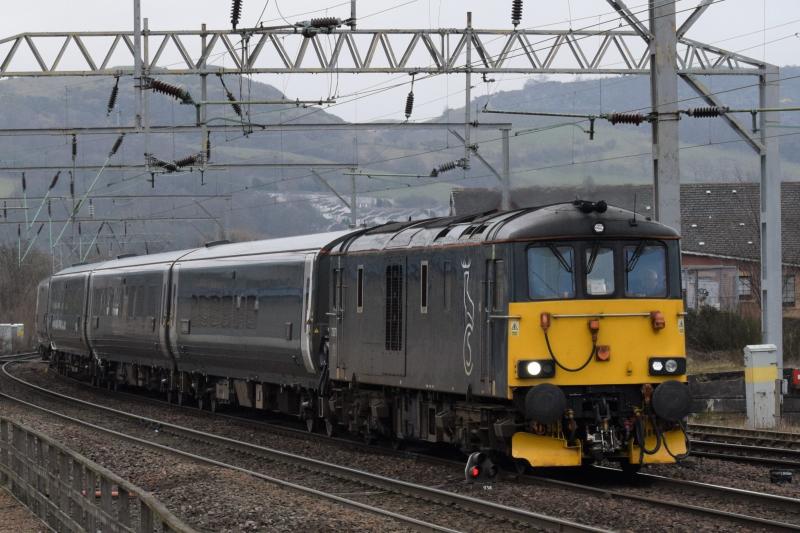 Photo of 5Z73 approaching Dumbarton Central 11.4.18