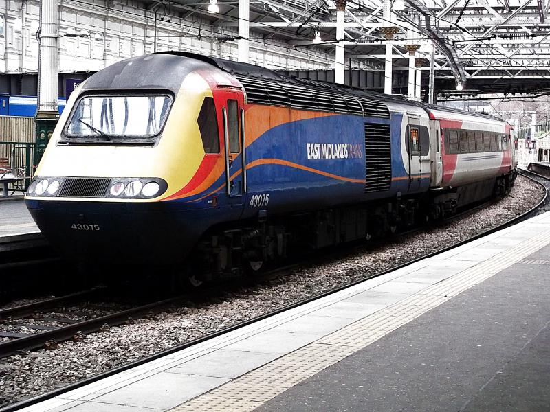 Photo of 43075 at Edinburgh Waverley