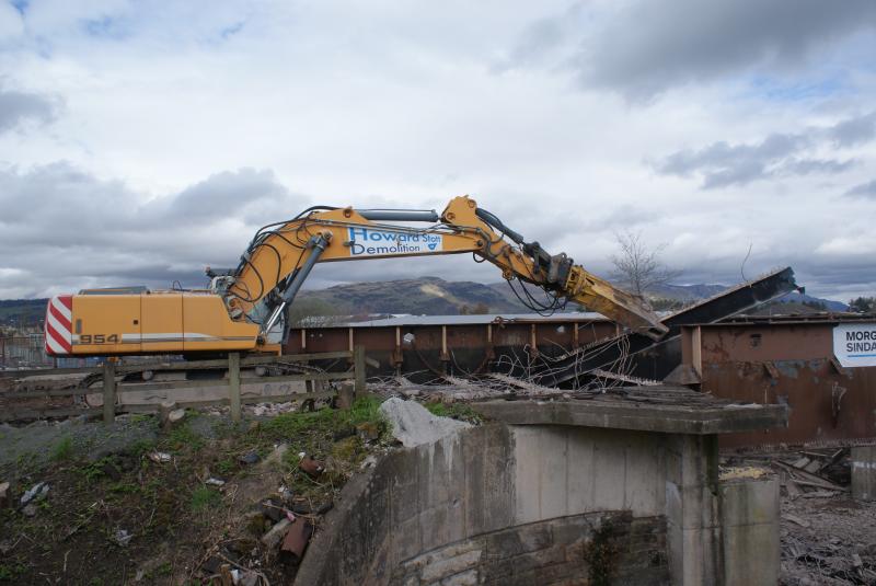 Photo of Removing another cross member at Kerse Road