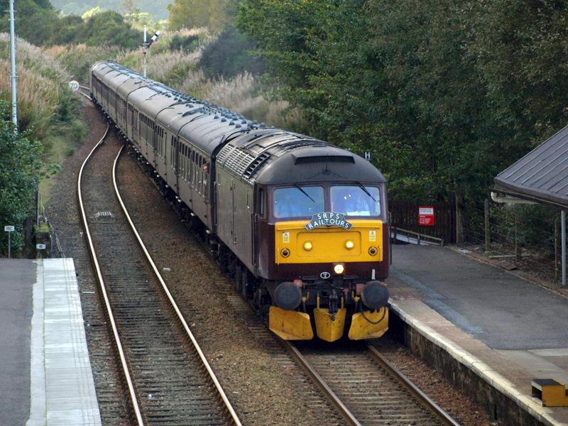 Photo of 47854 arriving at Dunkeld with Special excursion for Newcastle