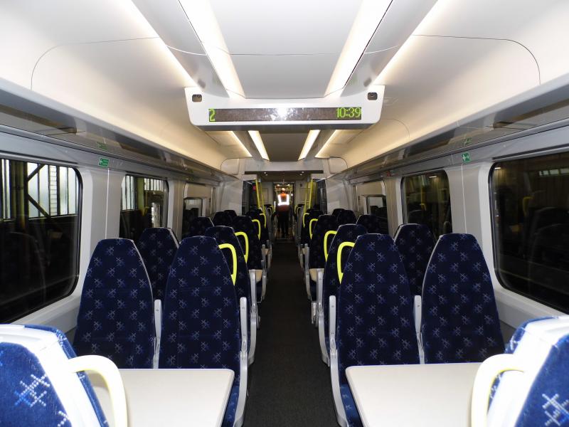 Photo of 385004 interior 2