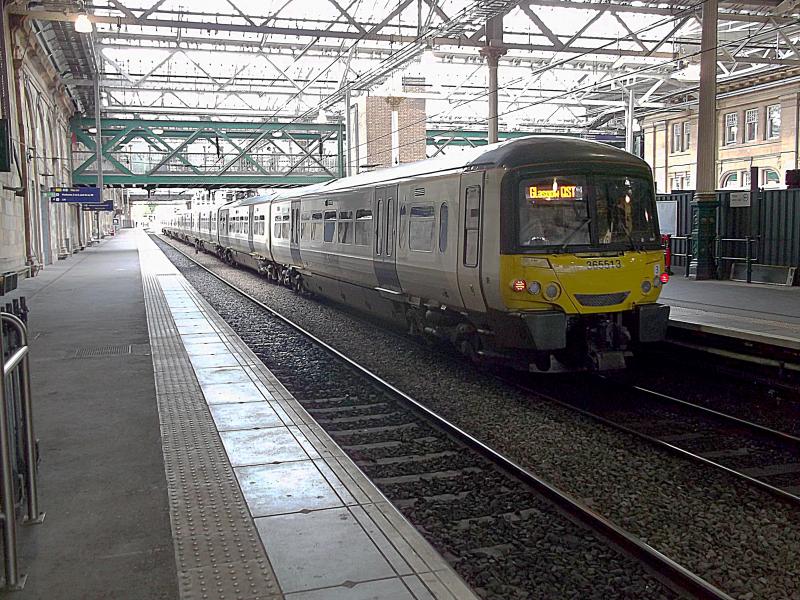 Photo of 365513 at Edinburgh Waverley