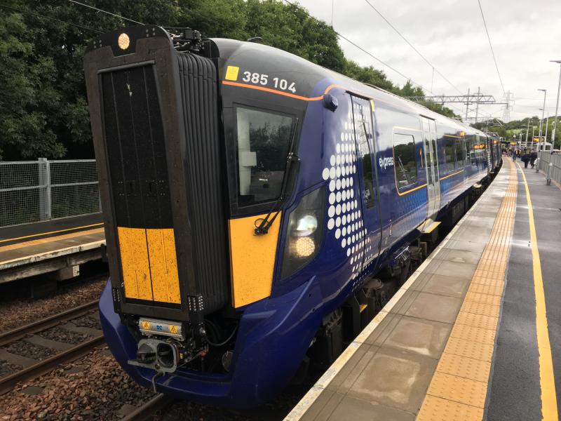 Photo of 385104 1R05 Edinburgh- Queen Street 