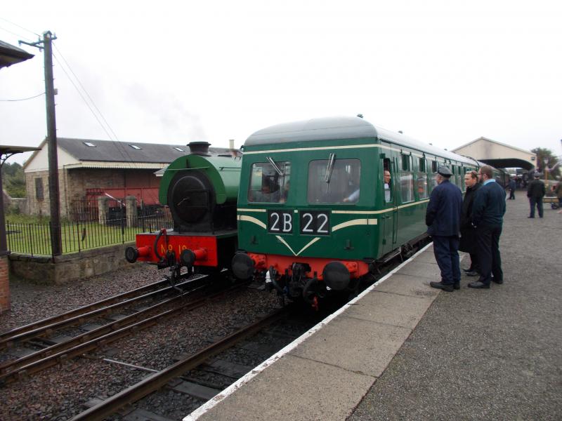 Photo of Swindon DMU ready to go.