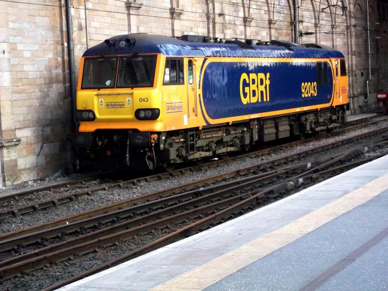 Photo of 92043 at Edinburgh