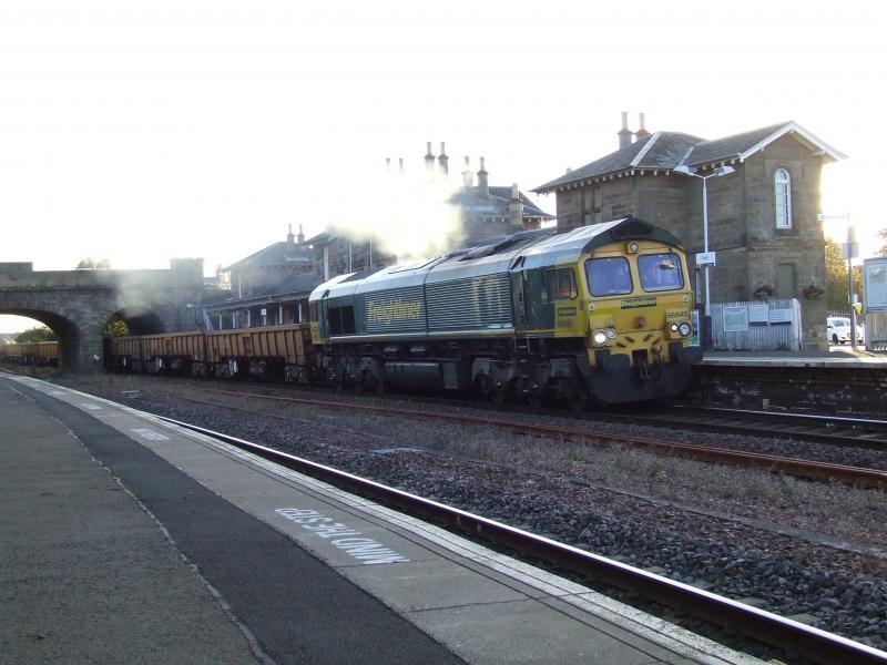 Photo of 6X25 passes Cupar 06 Oct 2018