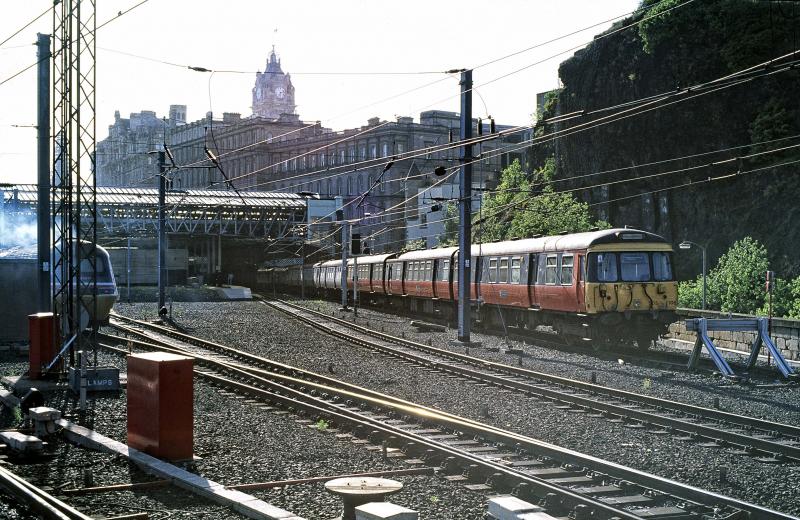 Photo of  303008 AND UNKNOWN WAVERLEY 21.5.91.jpg