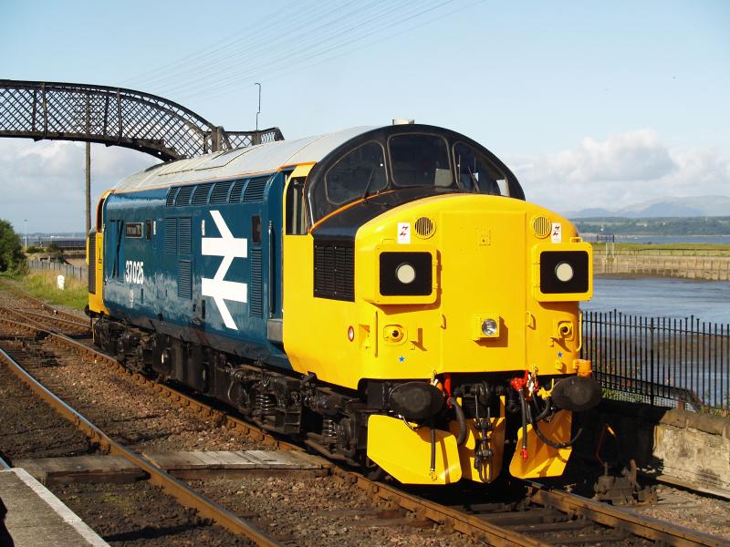 Photo of 37025 At Bo'ness