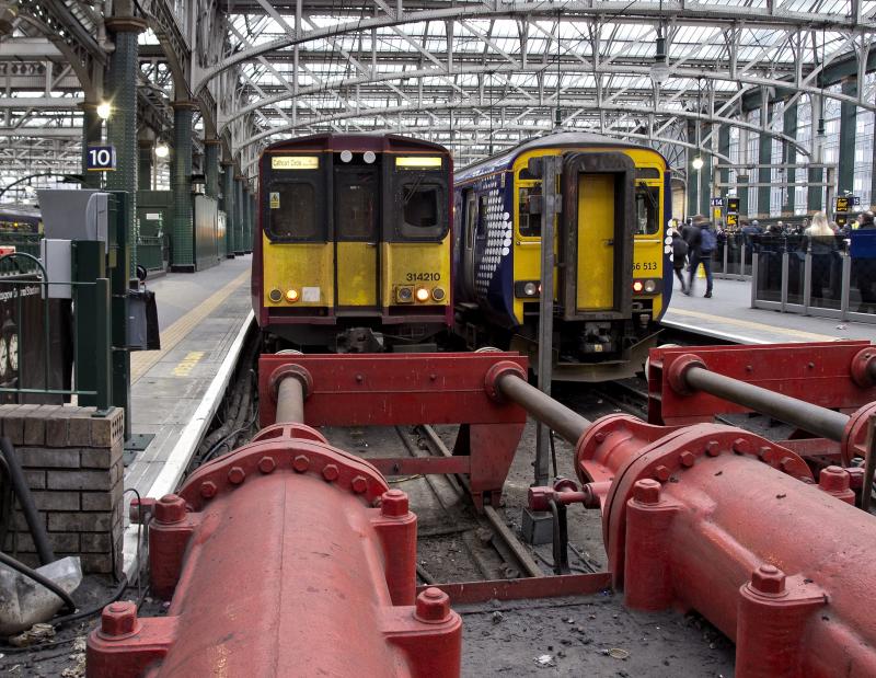 Photo of 314's AT GLASGOW CENTRAL 22.2.19 (2).JPG