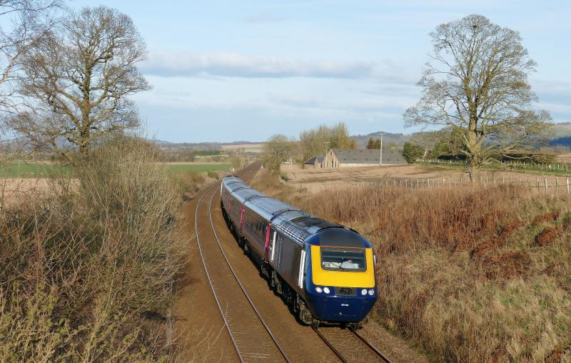 Photo of 1T34 Aberdeen to Glasgow near Dunning.