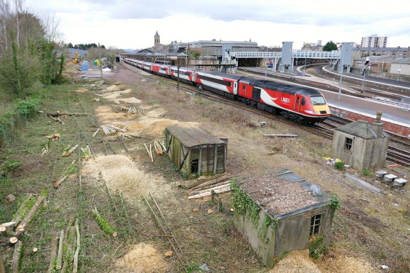 Photo of 1S16 London To Inverness arrives in Perth.