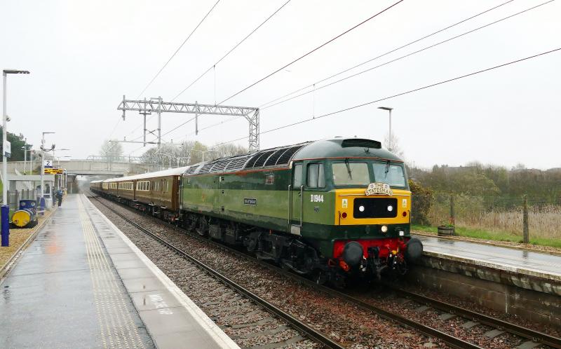 Photo of 1Z47 Peterborough to Fort William 'West Highland Statesman' at Stepps.