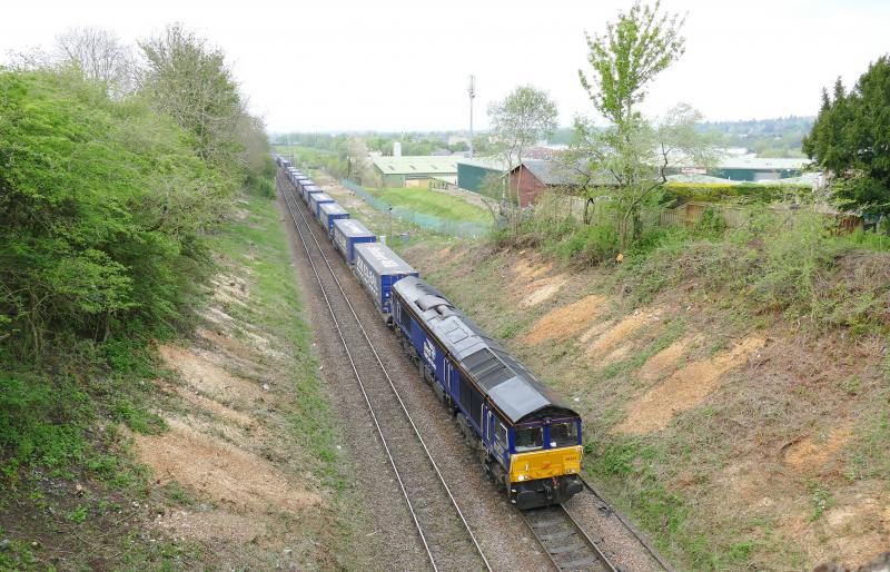 Photo of 4D47 Inverness to Mossend departing Perth with 66302.