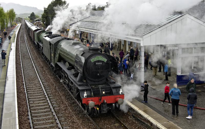 Photo of FLYING SCOTSMAN AND MAYFLOWER KINGUSSIE  (2).jpg