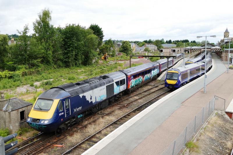 Photo of 5H01 Dundee to Inverness ECS at Perth.