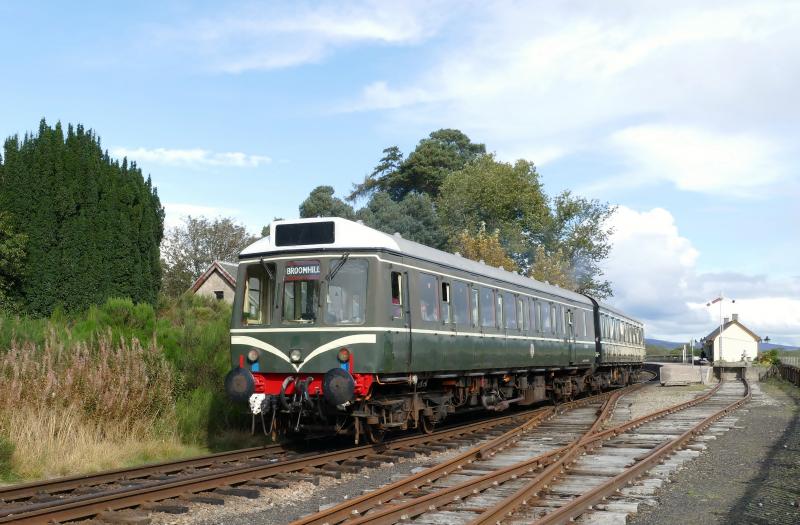 Photo of DMU arrives into Broomhill...28-9-19.